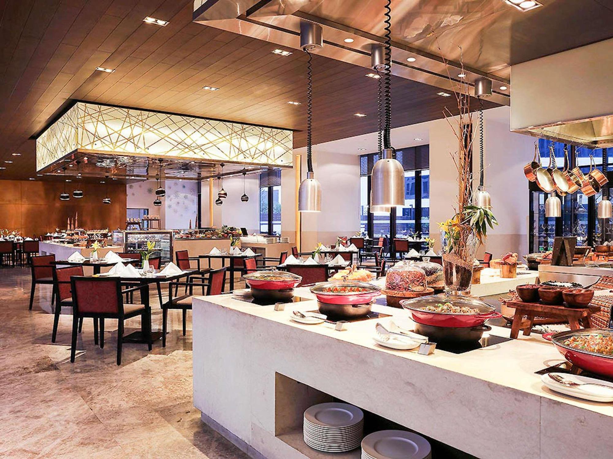 Novotel Aerocity 5*